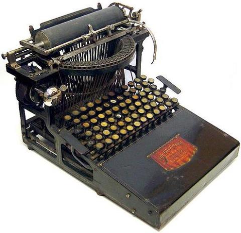 Caligraph 2, מכונת הכתיבה ששימשה את לואיס טראוב