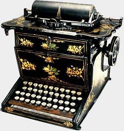 מכונת הכתיבה הראשונה שיצרה חברת רמינגטון על-פי המפרט של שולס